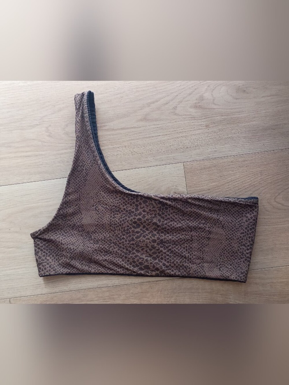 Acacia One Shoulder Bikini Top in Black Ribbed Pattern L - Picture 2 of 3